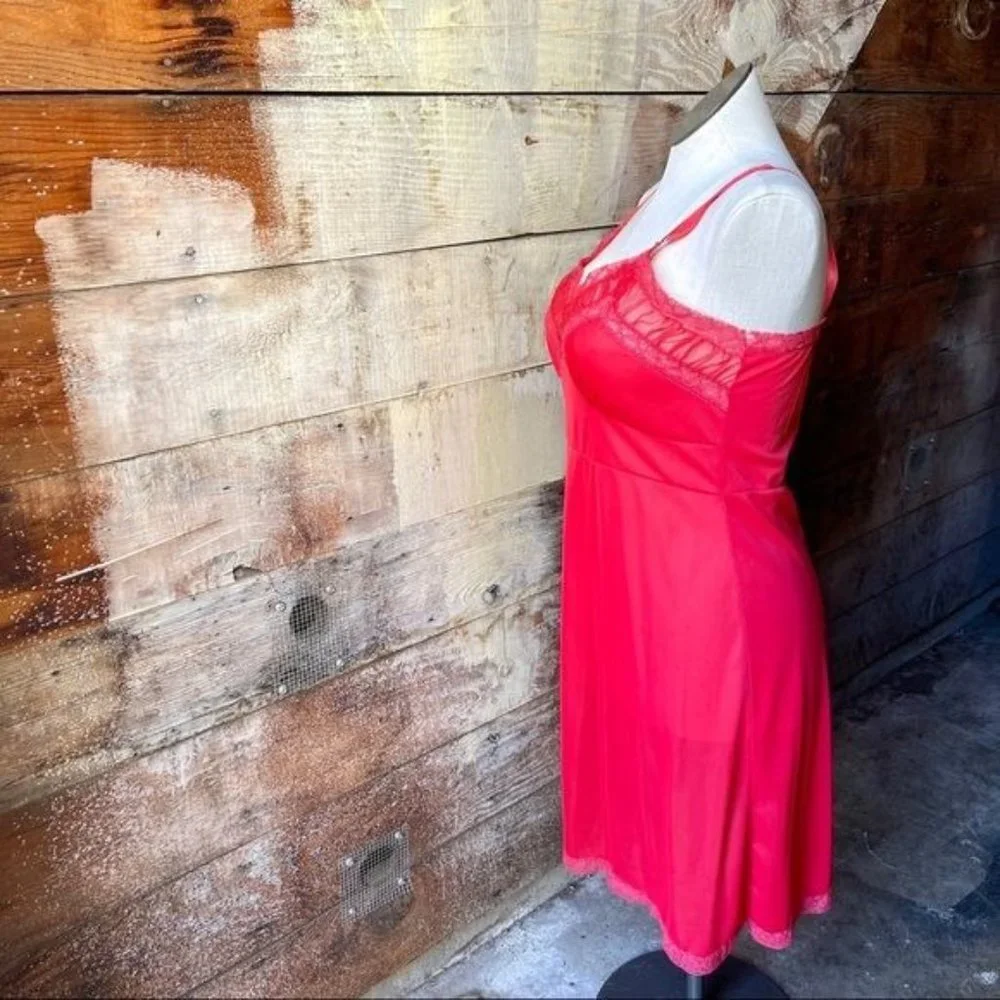 Vintage 60s Nylon Red Slip with Sheer Ruching and Lace Detailing Size 36 Medium - Picture 5 of 13